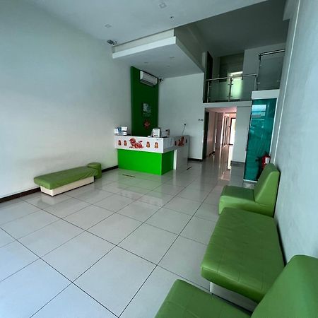 Green Apple Boutique Hotel Kota Kinabalu Esterno foto