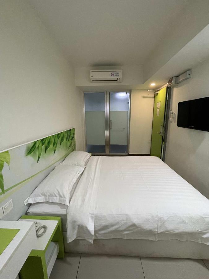 Green Apple Boutique Hotel Kota Kinabalu Esterno foto