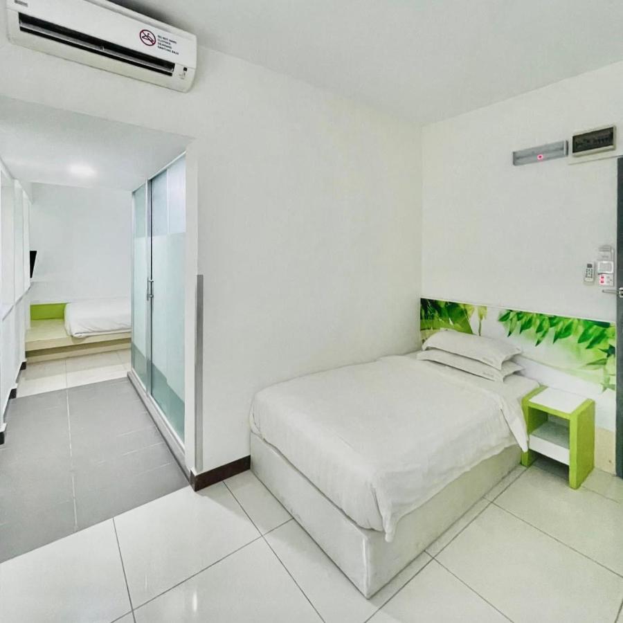 Green Apple Boutique Hotel Kota Kinabalu Esterno foto